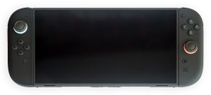 Nintendo Switch 2 en modo portátil, con los Joy-Con 2 acoplados